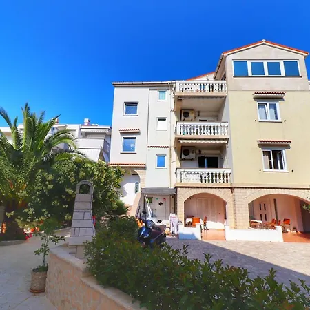 Apartment Dony - Ticic Novalja Exterior photo