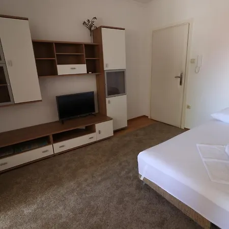 Apartment Dony - Ticic Novalja Exterior photo