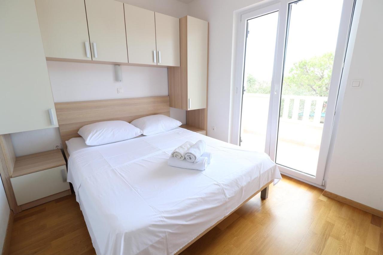 Apartment Dony - Ticic Novalja